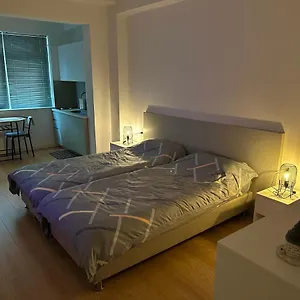 Johana Blloku In Amazing Location! Apartament