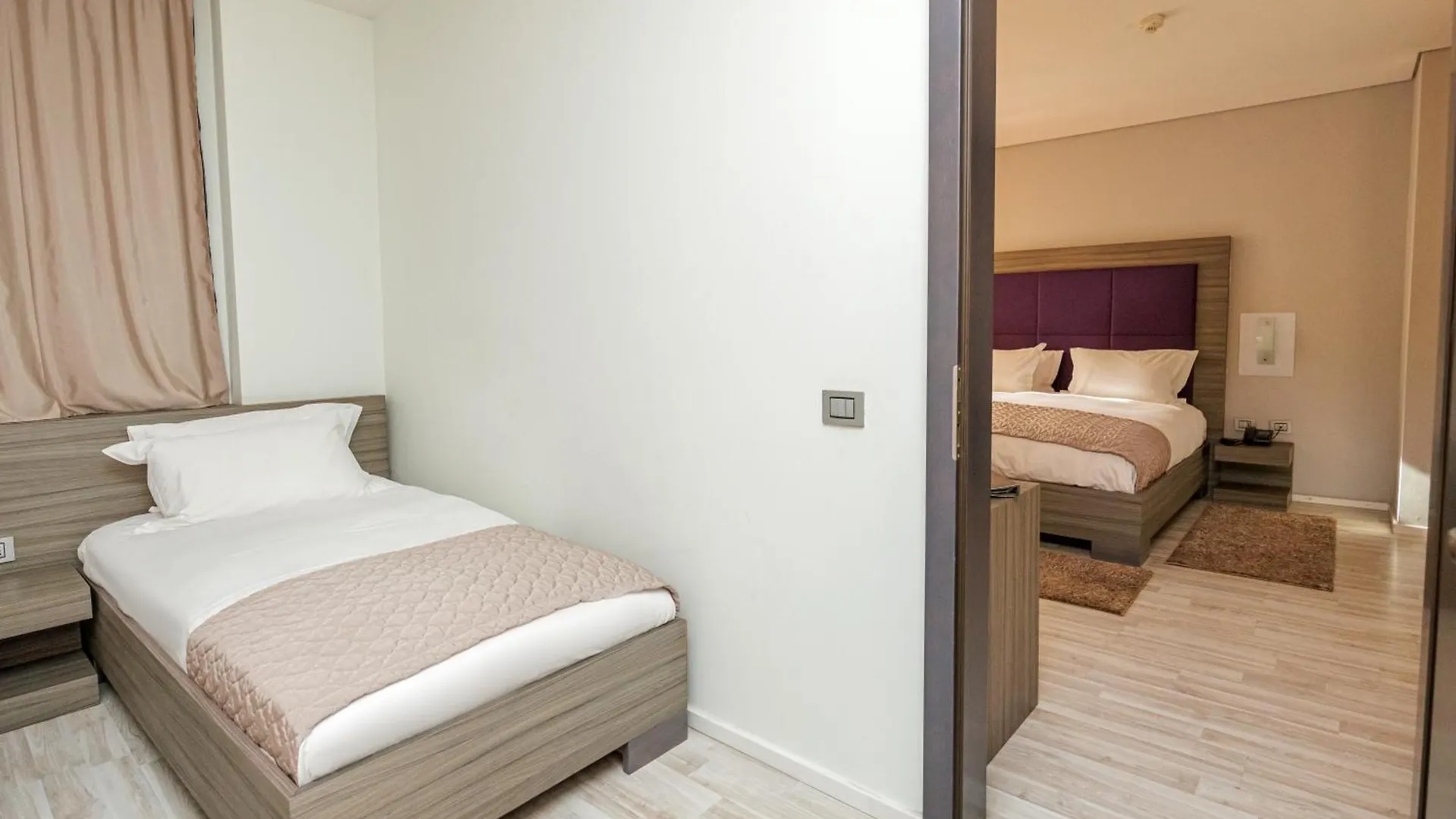 Sky Hotel Tirana 4*,